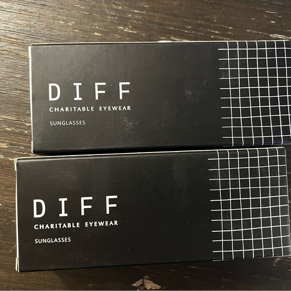 Diff Bella and Becky II Sunglasses. - Picture 5 of 6